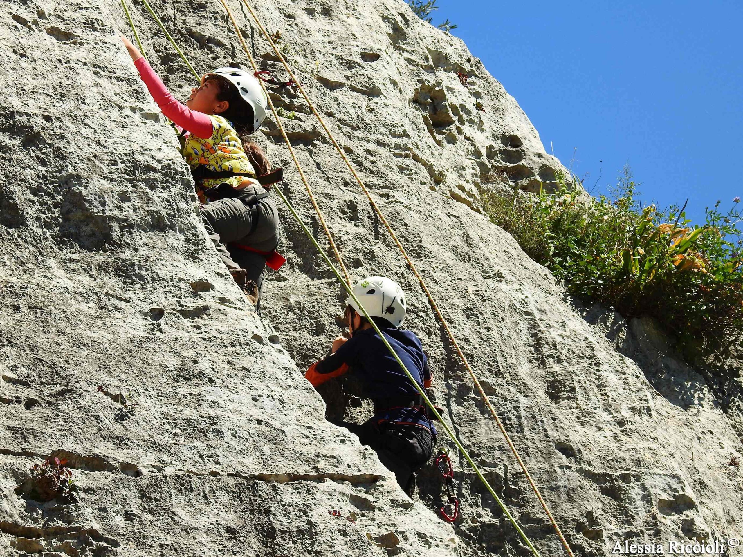 Gli Aquilotti Nella Falesia Sant’andrea Di Buccheri (sr)