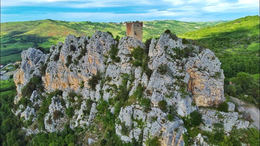 «dai Geositi al Geoparco del Matese, una Nuova Frontiera della Tutela Ambientale» 6 5 1 - CAI Tutela Ambiente Montano Campania