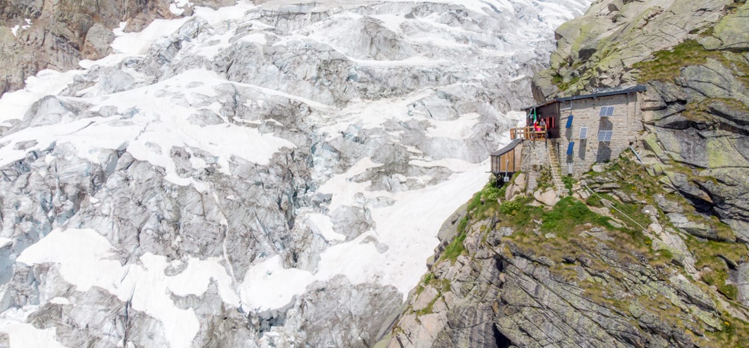 DIVIETO DI ACCESSO E TRANSITO AL SENTIERO CHE CONDUCE AL RIFUGIO BOCCALATTE-PIOLTI