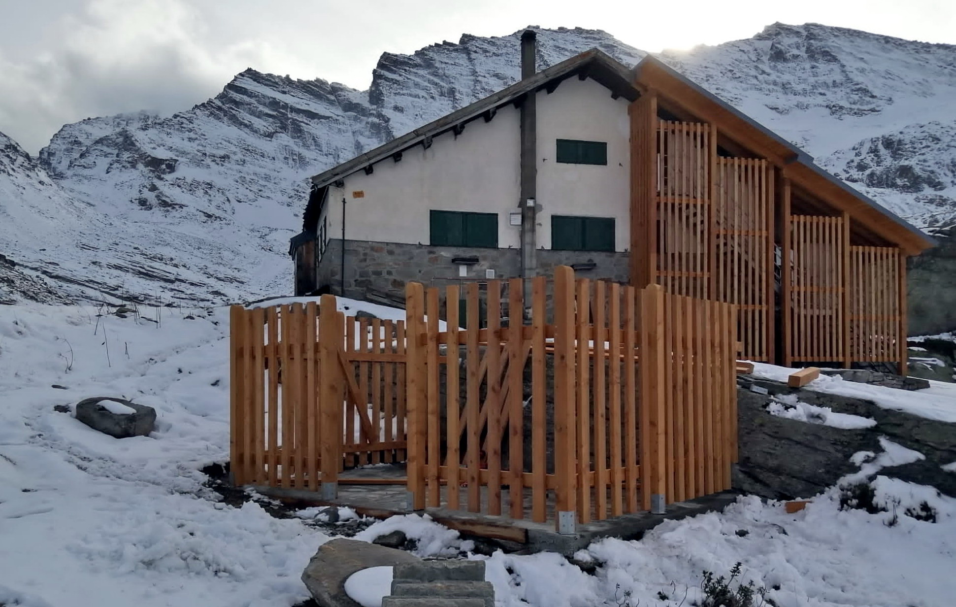 Rifugio Jervis copertura scala 2 - CAI Piemonte