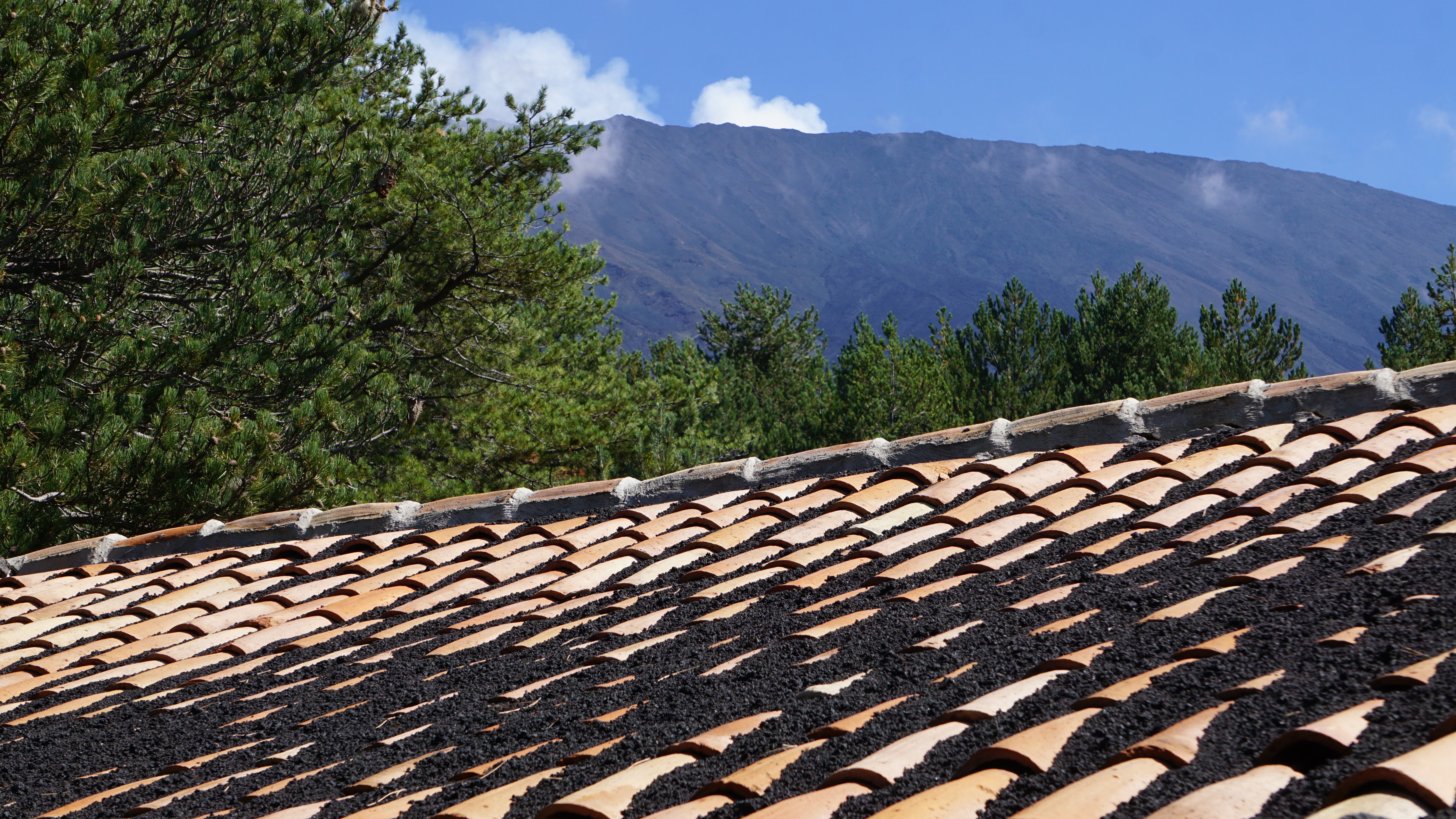 Bivacchi E Rifugi: Quasi Tutti Chiusi Nei Parchi Siciliani 1 Monte Scavo Etna