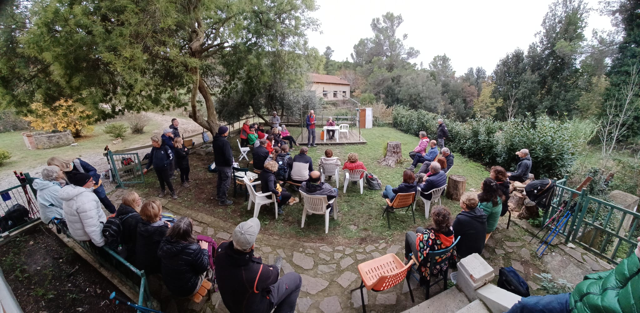 Foto della presentazione del libro di Marando a Pian della Rena e delle escursioni sulle colline