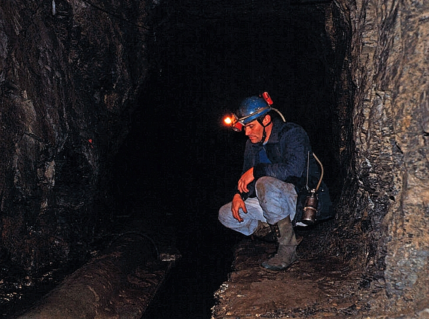 Ricerca Biologica 2 Morisi Grotta della sorgente del Bandito Foto Ezio Elia 1989 - CAI BOSSEA